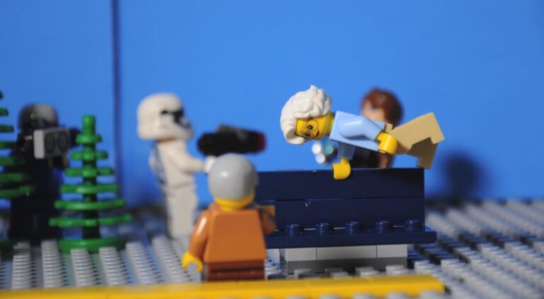 Lego mannequin challenge